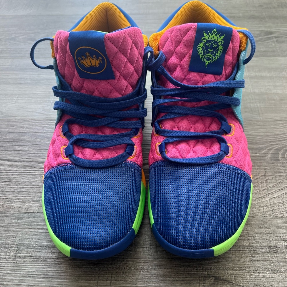 Men’s LeBron Witness 8